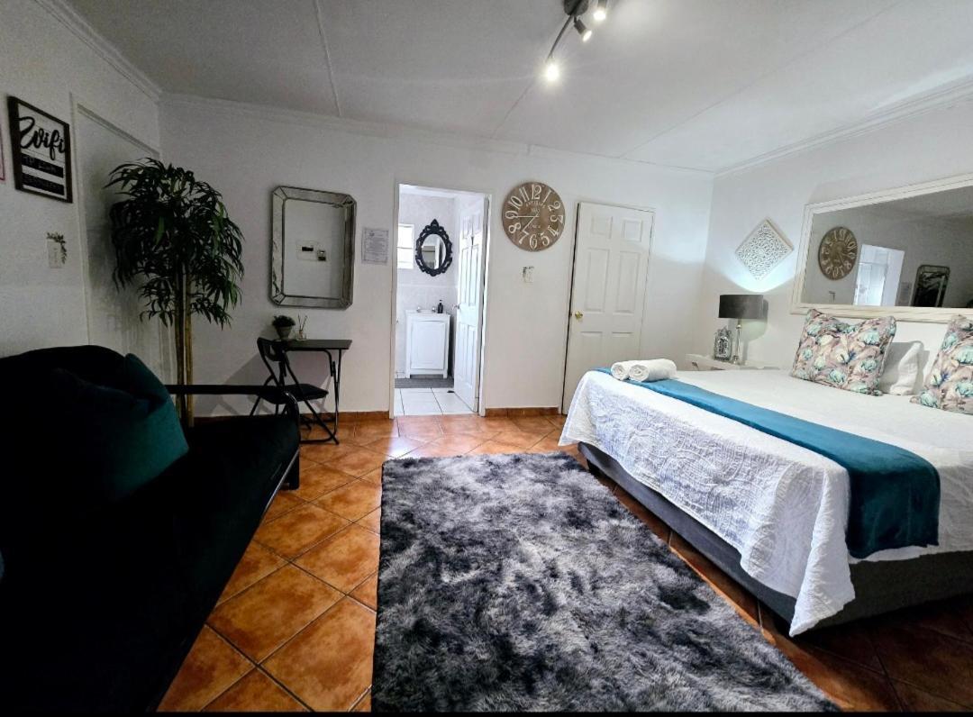 Zhantique Guest House 1- Unit 5 Boksburg Ngoại thất bức ảnh
